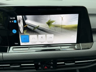 Volkswagen Golf Volkswagen Golf 1.5 eTSI R-Line Automaat | Panoramadak | LED | Black Style | Harman/Kardon HiFi | Achteruitrijcamera | Sfeerverlichting | Trekhaak afneembaar | Adaptieve cruise control | Parkeersensoren voor en achter - afbeelding nr 27