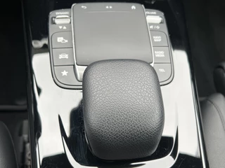 Mercedes-Benz CLA Navigatie Trekhaak Panoramadak Elek. Stoelen Leer Stoelverwarming DAB Keyless Getint Glas  NL Auto BTW - afbeelding nr 25
