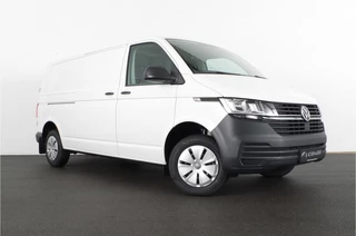 Volkswagen Transporter Volkswagen Transporter 2.0 TDI L2H1 28 >BPM vrij | Direct leverbaar/110pk/navi/cruise/Lederen stuur/Apple Carplay/Android Auto Operational lease is ook mogelijk! - afbeelding nr 2