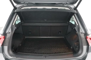 Volkswagen Tiguan Volkswagen Tiguan 1.5 TSI 150 Pk ACT Comfortline Business | Vol Opties | Apple car-play | Elektr. A.Klep | NL Auto | DEALER-STAAT - afbeelding nr 16