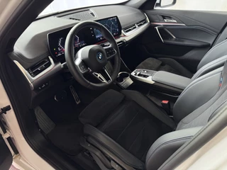 BMW X1 BMW X1 XDRIVE 25E M-SPORT LED ELEK.KLEP NAVI STOELVERW M-SHADOW LINE CARPLAY/ANDROID ZWARTE.HEMEL 10/2024 PHEV PLUG IN HYBRID AWD 4X4 4WD - afbeelding nr 9