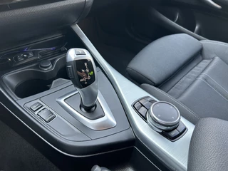 BMW 1 Serie BMW 1 Serie 118d Centennial Executive 50% deal 6.975,- ACTIE Trekhaak / LED / Sport stoelen / Stoel verwarming / PDC achter - afbeelding nr 16