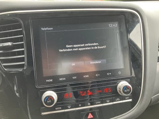 Mitsubishi Outlander Mitsubishi Outlander 2.4 PHEV Instyle 225 pk 4WD AUT. | 1e eigenaar | dealer onderhouden | leder interieur | trekhaak | navigatie - afbeelding nr 29