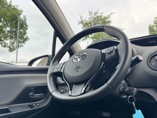 Toyota Yaris Toyota Yaris 1.5 VVT-i Aspiration DEALER ONDERHOUDEN / NL AUTO / CAMERA / NAVIGATIE / BLUETOOTH / VOLLE TANK - afbeelding nr 7
