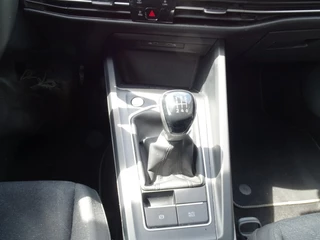 Volkswagen Golf Volkswagen Golf 1.0 ETSI LIFE BNS- Led-Media app-Virtual Dash-Cruise-Navi-Clima-Lmv-Blth - afbeelding nr 12