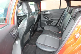 Ford Focus Ford Focus Wagon 1.5 EcoBoost 182 PK ST Line Business | LED | Winterpack | BLIS | Adaptieve Cruise Control | Camera | Electrische achterklep | Headup Display | DAB | Leder/Stof | 50DKM! - afbeelding nr 30