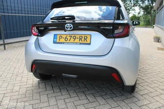 Toyota Yaris Toyota Yaris 1.5 Hybrid Active | 1e Eigenaar | Navigatie | Camera. - afbeelding nr 14