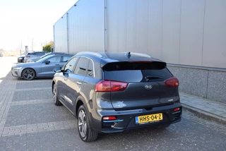 Kia e-Niro Kia e-Niro ExecutiveLine 64 kWh | Stoelverwarming/koeling | Elektrisch verstelb. bestuurdersstoel met geheugen | Draadloze telefoonlader | - afbeelding nr 8