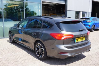 Ford Focus Ford Focus Wagon 1.0 EcoBoost ST Line 125PK Automaat Winterpack Achteruitrijcamera Climate Cruise Navi 18