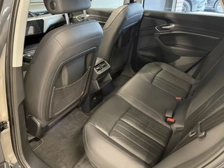 Audi e-tron Audi e-tron e-tron 50 quattro Launch edition plus 71 kWh | Panoramadak | Apple Carplay - afbeelding nr 12