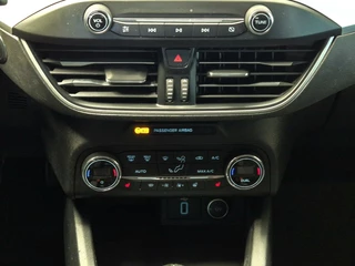 Ford Focus Ford Focus 1.0 Titanium |Navi|Climate|Cruise|PDC|Stoelvw|Lmv - afbeelding nr 19
