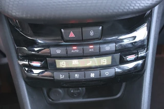 Peugeot 2008 Peugeot 2008 1.2 PureTech Allure, automaat, navigatie. - afbeelding nr 29