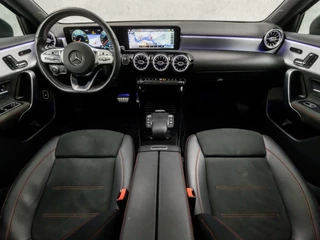 Mercedes-Benz A-Klasse 218Pk Automaat (SCHUIFDAK, APPLE CARPLAY, SFEERVERLICHTING, MEMORY SEATS, CAMERA, BURMESTER, LEDER/ALCANTARA, ADAPTIVE CRUISE, GETINT GLAS, NIEUWSTAT) - afbeelding nr 6