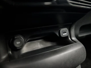 Citroën C4 Cactus (NAVIGATIE, CLIMATE, CAMERA, TREKHAAK, SPORTSTOELEN, PARKEERSENSOREN, CRUISE, DAB+, NIEUWE APK, NIEUWSTAAT) - afbeelding nr 22
