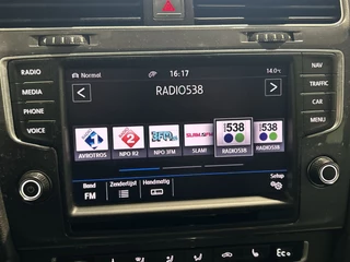 Volkswagen e-Golf | Lederen Bekleding | Zwarte Velgen | Privacy Glass | Lage km. stand! | SoH (batterijcheck) 86,4 % score! - afbeelding nr 13
