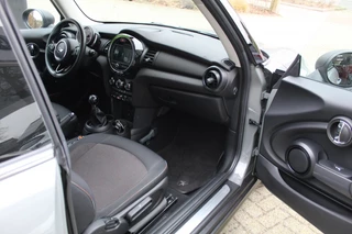 MINI One MINI One Mini 1.5 102PK Navigatie / Airco / Cruise control - afbeelding nr 17