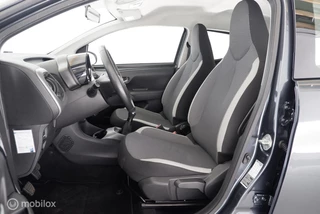 Toyota Aygo Toyota Aygo 1.0 VVT-i 72pk X-Play applecarplay|airco|camera|dab|lmv15 - afbeelding nr 5