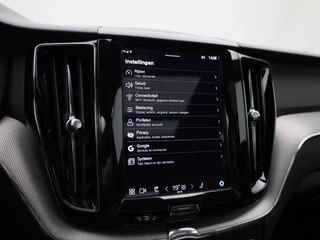 Volvo XC60 Volvo XC60 2.0 B4 D AWD R-Design | Parkeerverwarming | Schuif-/kanteldak | Trekhaak | Climate Pack | Memoryseats - afbeelding nr 31