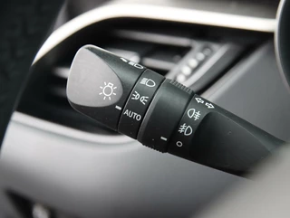 Toyota C-HR Toyota C-HR 1.8 Hybrid Bi-Tone - afbeelding nr 28