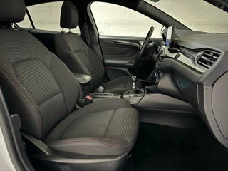 Ford Focus Ford Focus 1.5 EcoBoost ST Line Pano ACC CarPlay Winterpack - afbeelding nr 21