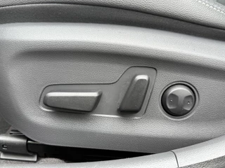 Hyundai IONIQ Hyundai IONIQ Premium EV Navi,Leder,Dodehoek,Schuifdak,Camera,Clima,Cruise,Stoelverwarming V+A,Stuurverwarming,Pdc V+A,Nieuwe Apk bij Aflevering - afbeelding nr 26