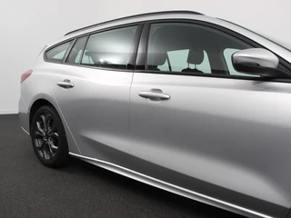 Ford Focus Ford Focus Wagon 1.0 125pk Hybrid Automaat ST Navigatie Climate control cruise control Carplay LM velgen Parkeersensoren Led Matrix koplampen - afbeelding nr 31