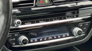 BMW 5 Serie BMW 5 Serie 545e 394Pk X Drive M-Sport Plug in Hybrid HUD Laser Luchtvering Soft close - afbeelding nr 4