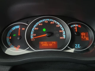 Renault Master Renault Master E-Tech T31 L3H2 52 kWh | POST NL instapklaar | Schappen | Sidebars | Achteropstap | Doorloop | Laadvloer | Aantal gebruikerssporen blijven zitten - afbeelding nr 10