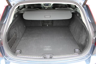 Volvo V60 Volvo V60 2.0 B4 Inscription 200 pk, Leer, Memory, stoel + stuur verwarming, Adaptief Cruis, Camera, Full Led, Clima,18 inch Lmv, Donker glas. - afbeelding nr 28