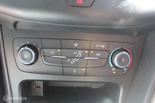 Ford Focus Ford Focus Wagon 1.5 Red Edition 18Inch/Trekhaak/NAP/Cruise - afbeelding nr 20