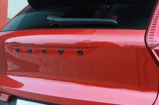 Volvo XC40 Volvo XC40 T5 Recharge R-Design | Panoramadak | Stoelverwarming | Parkeercamera | Keyless | Glossy Black - afbeelding nr 41
