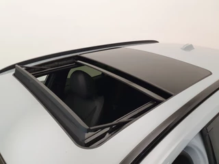 BMW 3 Serie BMW 3 Serie Touring 330e M-Sport Wegklapbare trekhaak, Panoramadak, ACC - afbeelding nr 27