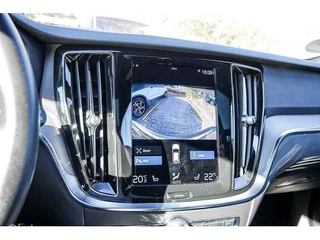Volvo V60 Volvo V60 2.0 T6 Plug-in hybrid AWD Dark R-Design - afbeelding nr 8