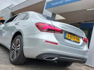 Mercedes-Benz A-Klasse Mercedes-Benz A-Klasse 250e Plug-In Hybrid Luxury Line | Origineel NL | Navi | Apple Carplay+Android Auto | Clima | Cruise | Stoelverwarming | Pdc V+A+Assist+Camera | Privacy Glass | 17''lm - afbeelding nr 51