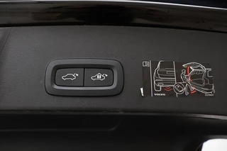 Volvo XC40 Volvo XC40 1.5 T4 Recharge R Design | Panoramadak |  Trekhaak | 360 camera | Stoel & stuurverwarming | Harman/Kardon | Adaptive cruise | Carplay - afbeelding nr 17