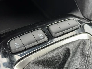 Opel Corsa Opel CORSA 1.2 Edition Navigatie Cruise Carplay Lm velgen Airco Goed onderhouden! - afbeelding nr 30