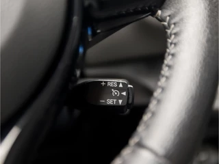 Toyota Yaris Toyota Yaris 1.5 Hybrid Active Automaat (CAMERA, CLIMATE, CRUISE, SPORTSTOELEN, LANE ASSIST, ELEK RAMEN, BLUETOOTH, NIEUWSTAAT) - afbeelding nr 22