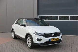 Volkswagen T-Roc Volkswagen T-Roc 2.0 TSI 190pk DSG 4Motion Sport , Virtual cockpit , Led verlichting, Trekhaak (afneembaar), Navigatie, Stoelverwarming,Achteruitrijcamera etc. Nieuwe APK - afbeelding nr 4