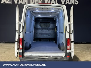 Volkswagen Crafter Volkswagen Crafter 2.0 TDI 141pk L4H3 L3H2 Euro6 ** Airco | 3000kg trekhaak | Cruisecontrol | Parkeersensoren Bijrijdersbank - afbeelding nr 3