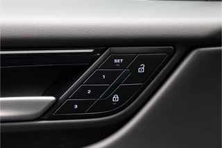 Porsche Macan Porsche Macan 4 100 kWh Panorama, Trekhaak, 22