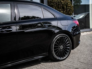 Mercedes-Benz A-Klasse Mercedes A-klasse A200 AMG|FACELIFT|PANO|BURMESTER|CAMERA - afbeelding nr 41
