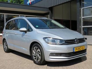 Volkswagen Touran Volkswagen Touran 1.2 TSI CON. SERIES ,,SOUND'' / Camera / Wegklap.haak / Stoelverwarming / - afbeelding nr 27