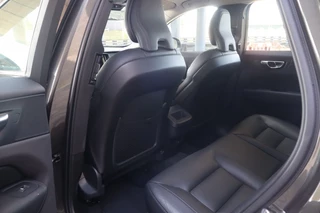 Volvo XC60 Volvo XC60 2.0 B4 Inscript. | Geen import | Schuifdak | Leer | Camera - afbeelding nr 13