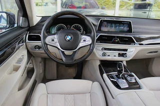 BMW 7 Serie ➡️ BMW 7-serie 750Li G12 xDrive High Executive | Origineel | Laser | Camera360 | Massage | Head-up | Bowers&Willikins | DAB | 449 pk | 20 inch | Softclose | - afbeelding nr 11