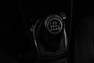 Ford Fiesta Ford Fiesta 1.0 EcoBoost Titanium Business (NAVIGATIE, PARKEERSENSOREN, ACHTERUITRIJCAMERA, CRUISE, NL-AUTO) - afbeelding nr 17