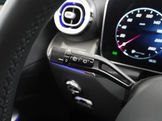 Mercedes-Benz GLC Mercedes-Benz GLC 300e AMG // Trekhaak // Distronic // Panoramadak // Memory // 360 Camera // Keyless // 20 inch - afbeelding nr 24