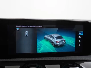 Mercedes-Benz A-Klasse Mercedes-Benz A-Klasse 250e AMG // Panoramadak // Memory // Trekhaak // Keyless // Carplay // Sfeerverlichting // MultiBeam LED // Night Pakket // Augmented Reality - afbeelding nr 43