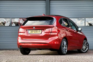 BMW 2 Serie BMW 2-serie Active Tourer 218i Sportline /LED/PANODAK/HUD/CAMERA/GROOT-NAVI/ACC/STOELVERW.! - afbeelding nr 25