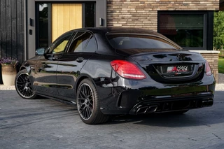 Mercedes-Benz C-Klasse Mercedes-Benz C-Klasse C63 AMG Edition1 One-of-500 - afbeelding nr 3