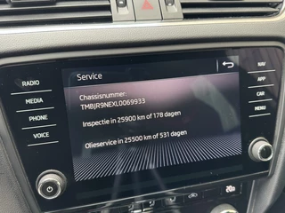 Škoda Octavia Skoda Octavia Combi 1.5 TSI Greentech Sport Business Automaat | Cruise control | Climate control | Trekhaak | Parkeersensoren achter | Zwart optiek - afbeelding nr 19